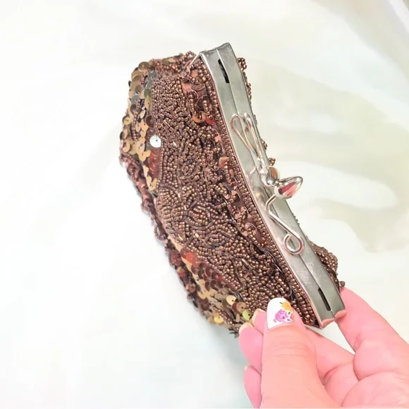 Convertible brown sequin & glass beaded vintage bag. Silver hardware and chain. - Picture 2 of 12